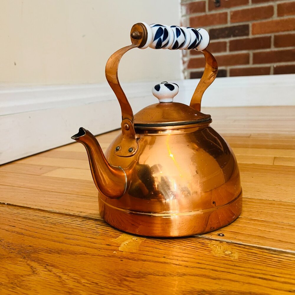 Vintage Copper Teapot w Delft Blue & White Handle & Knob - Picture 2 of 15
